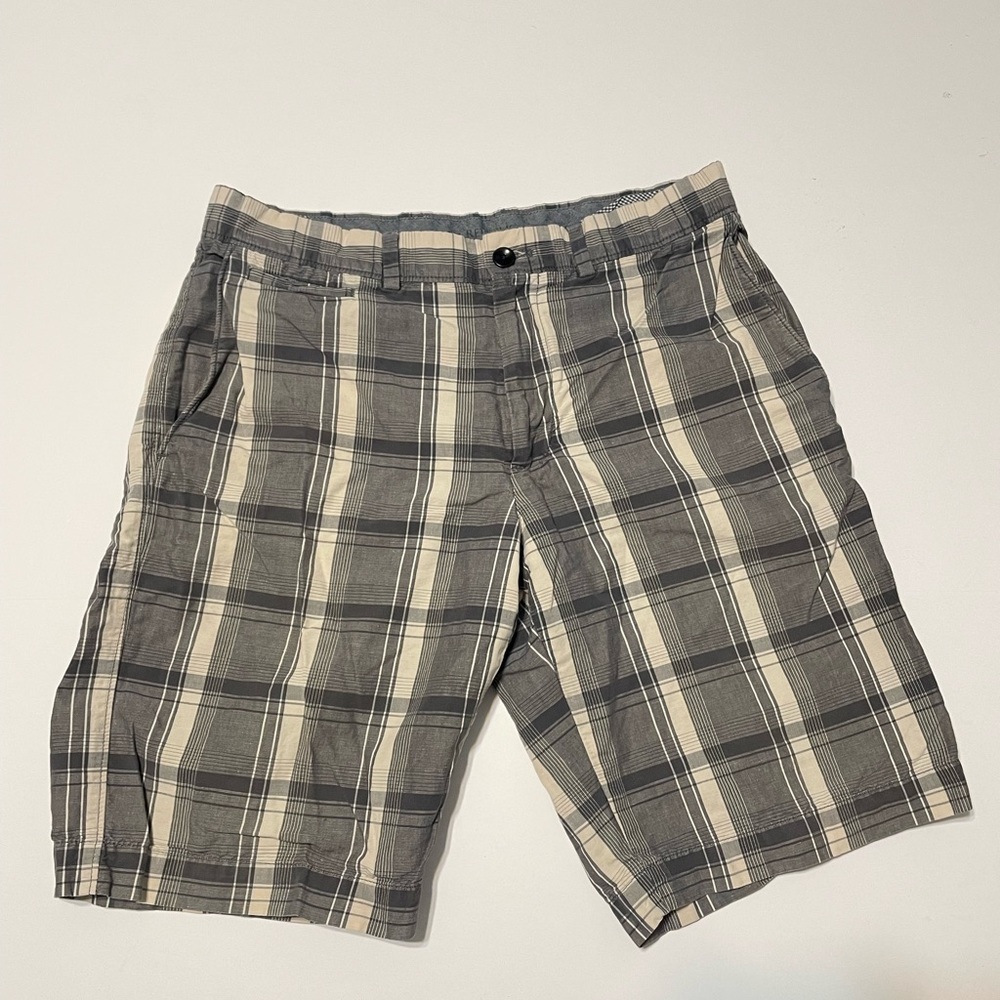American Eagle Shorts Mens 32 Longer Length Plain Beige Grey Casual Summer